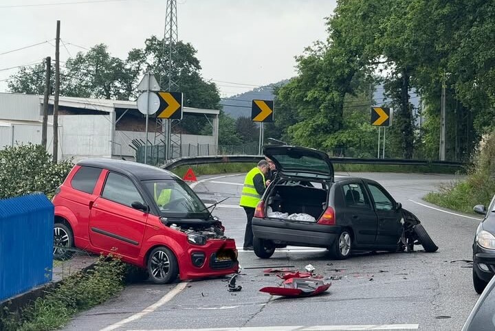 Guimarães. Mulher ferida em acidente entre microcarro e ligeiro