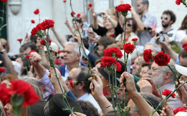 Partidos dizem que “nem o próprio Papa” cancelava as celebrações do 25 de Abril