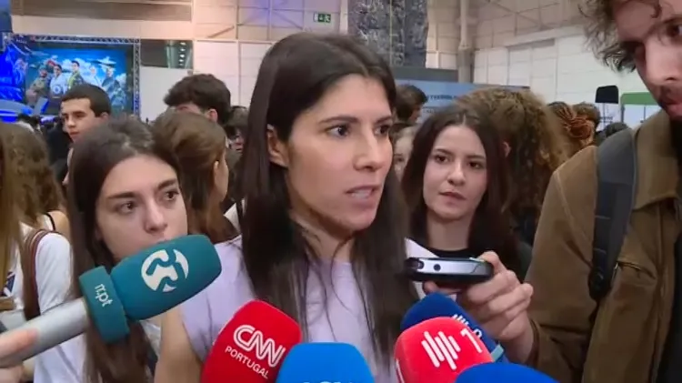 Em Guimarães. Mariana Mortágua distingue casos de Marine Le Pen e de Luís Montenegro