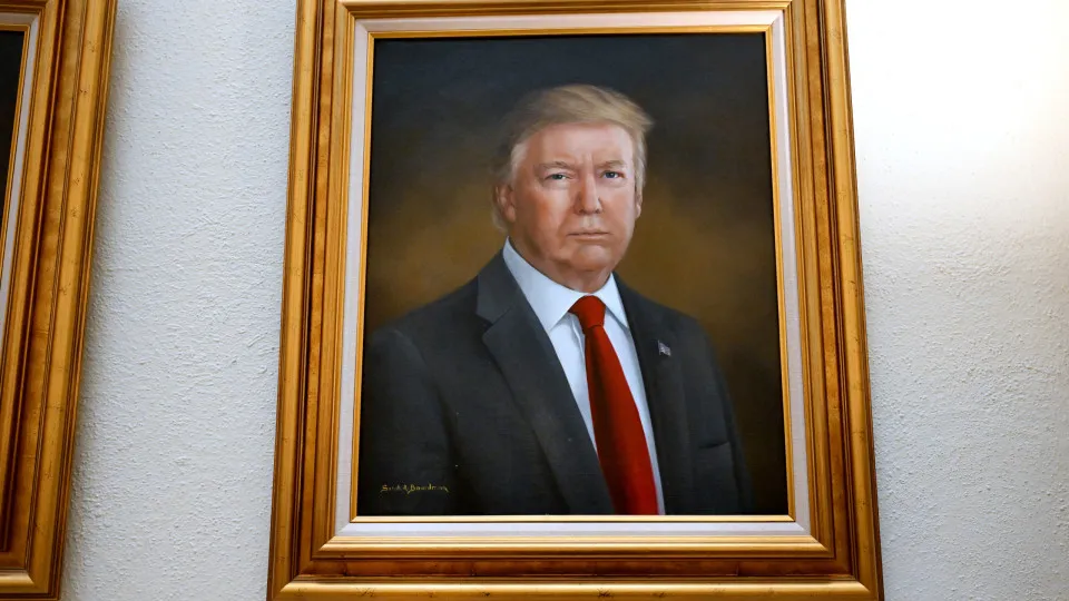 “O pior”, segundo Trump. Autora de retrato reage após críticas do Presidente dos EUA
