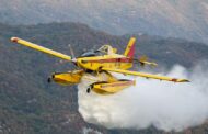 Bombeiros e dois aviões da União Europeia de combate aos fogos colocados em Portugal
