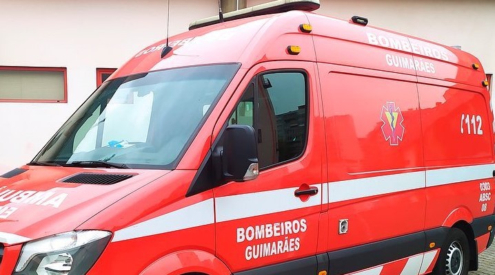 Despiste faz dois feridos graves na Circular Urbana de Guimarães