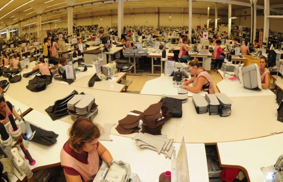 Famalicão. PCP questiona Governo sobre despedimento coletivo de mais de 120 trabalhadores da Coindu de Joane