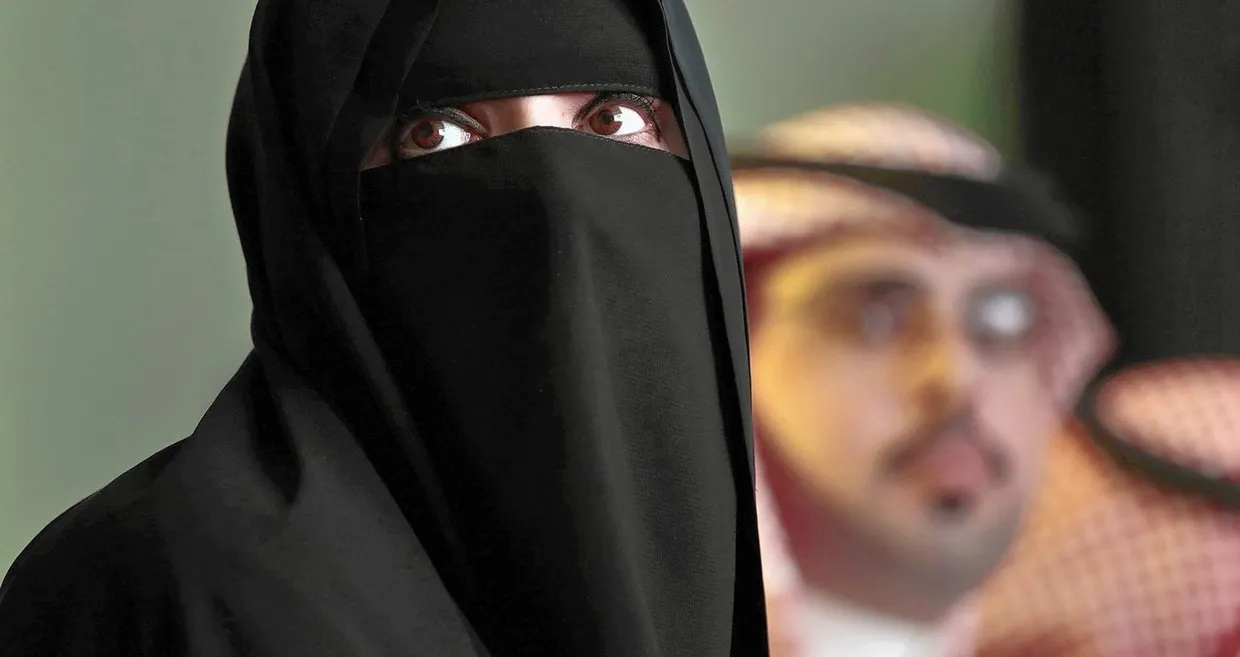“Inferno”. Arábia Saudita mantém “prisões secretas” para mulheres ‘desobedientes’