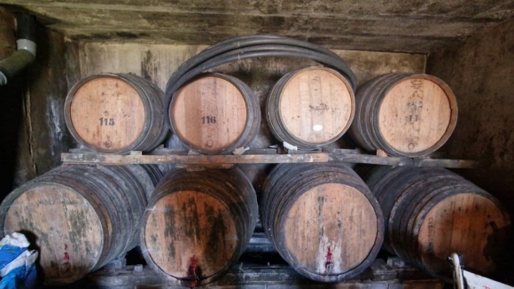 GNR apreende mais de sete mil litros de vinho tipo ‘Vinho do Porto’ em Vila Real