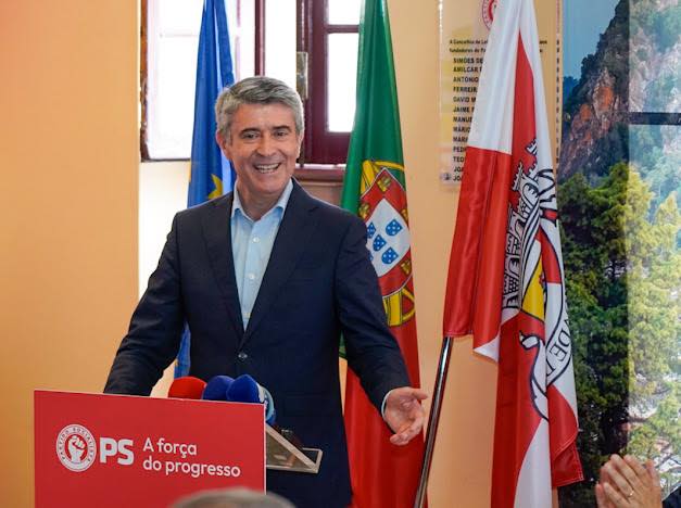 José Luís Carneiro critica insultos e pede respeito entre militantes
