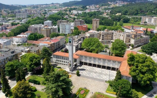 Pré-campanha quente em Famalicão. PS e IL acusam Mário Passos de usar meios da autarquia