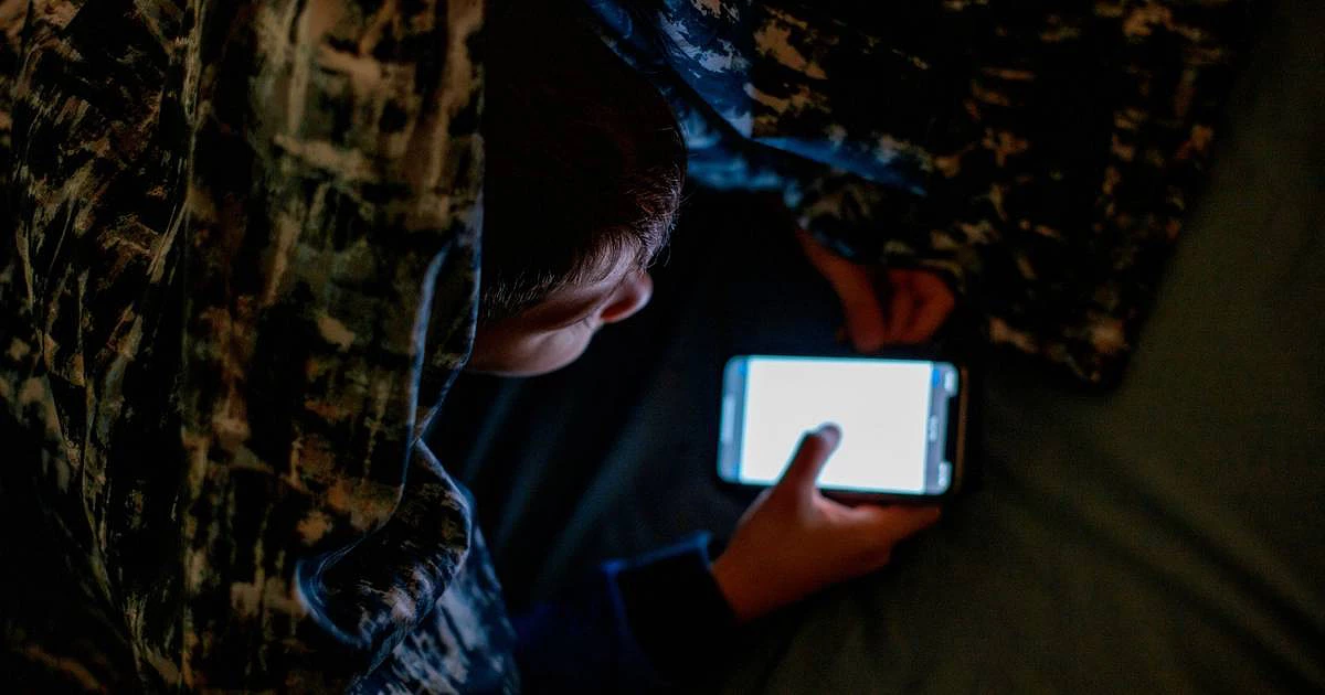 Jovem de 12 anos morre após participar em desafio perigoso na internet