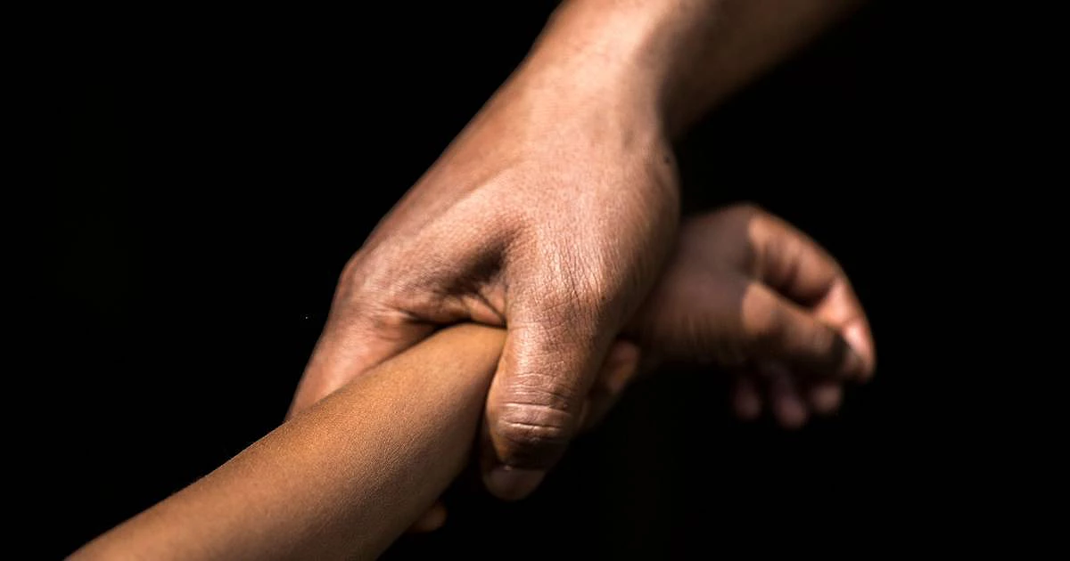 Governo britânico anuncia medidas para erradicar grupos de pedófilos