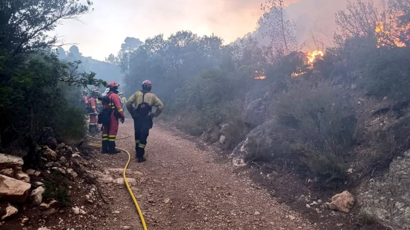 Espanha. Incêndio em Tarragona está a detonar bombas da Guerra Civil de 1936/39
