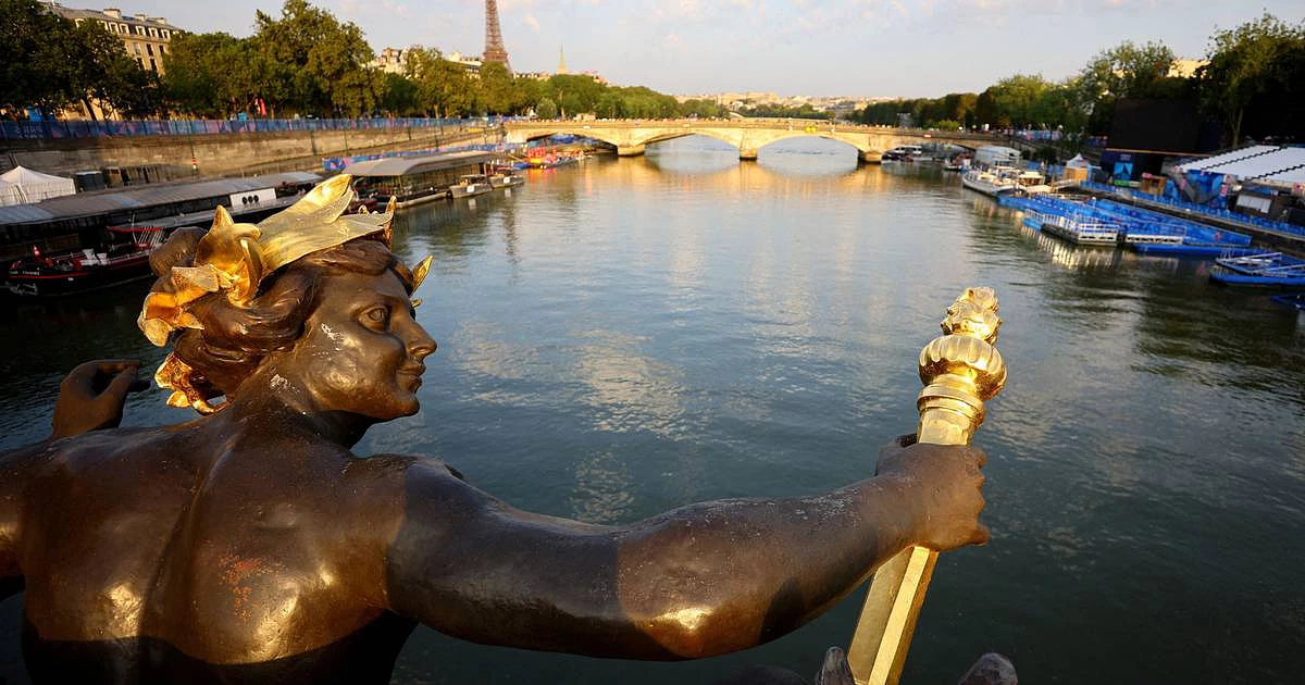 Paris reabre o rio Sena para banhos após mais de um século de interdição