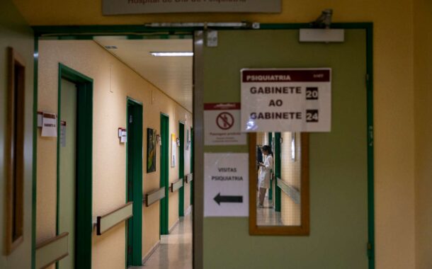 Mulher de Vila Verde que esfaqueou e regou a mãe com álcool internada em psiquiatria