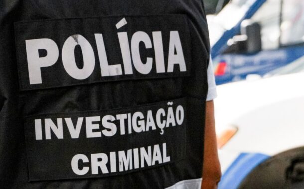 PSP procura condutor que investe contra grupo e atropela mulher em Guimarães
