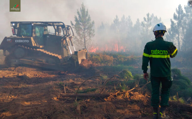 Exército já mobilizou quase três mil militares para o combate aos incêndios