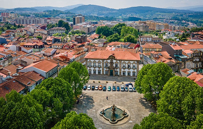 Ex-funcionária da Câmara de Braga julgada por “cunhas” em concursos