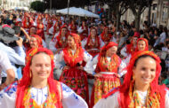 Desfile da Mordomia. Organização critica “aproveitamento político” e integra mais 76 mulheres