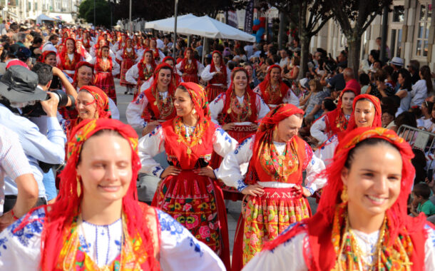 Desfile da Mordomia. Organização critica “aproveitamento político” e integra mais 76 mulheres