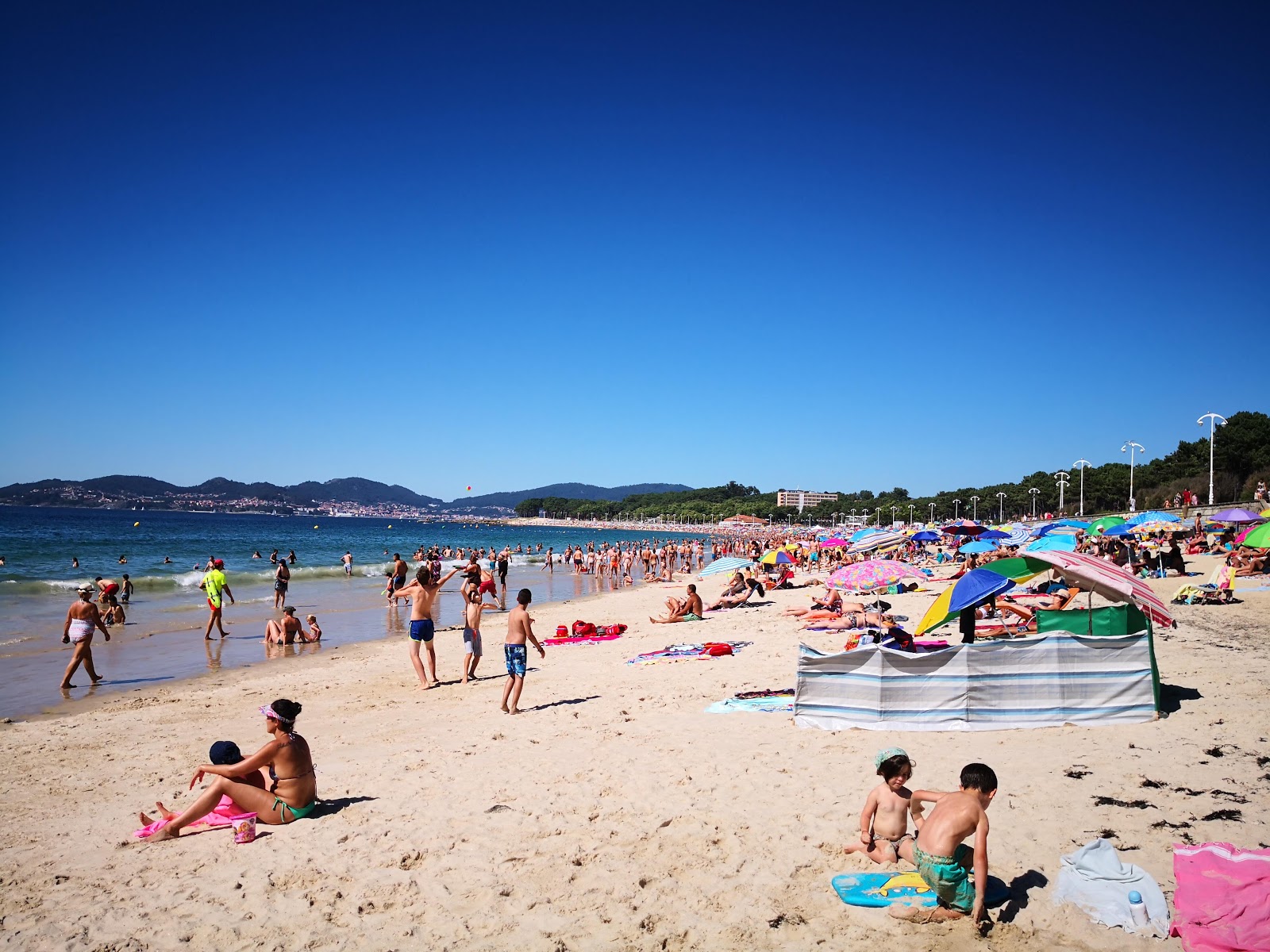 Seca obriga Vigo a ‘fechar a torneira’ a chuveiros de praia