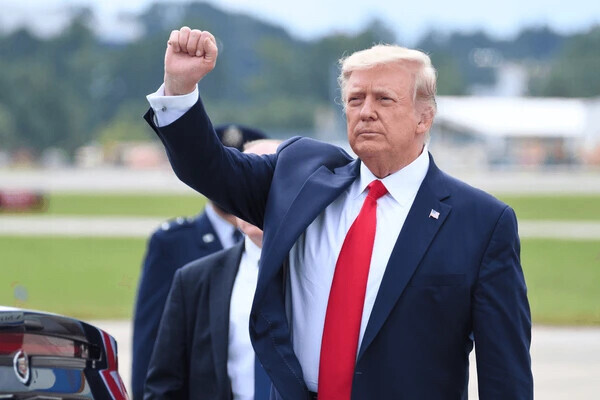 Trump tenta acordo diplomático com Rússia a pensar no Nobel da Paz