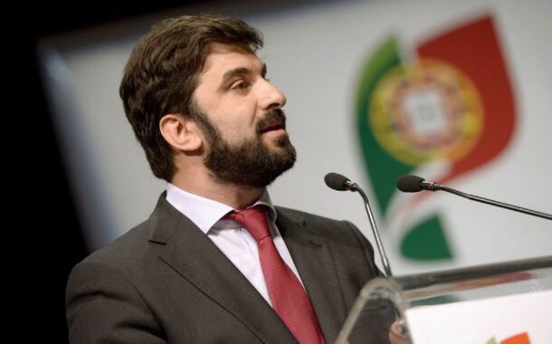 Ex-ministro Tiago Brandão Rodrigues ‘Cidadão de Paredes de Coura’