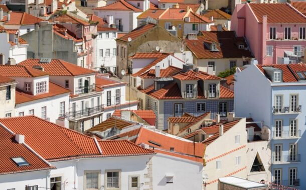 Estado vende nove imóveis e coloca 14 terrenos em parceria pública