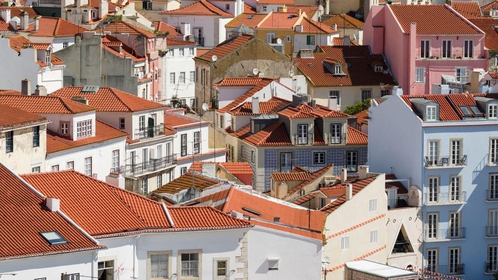 Estado vende nove imóveis e coloca 14 terrenos em parceria pública