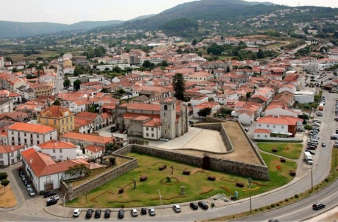 Caminha altera PDM para permitir construção privada de habitação