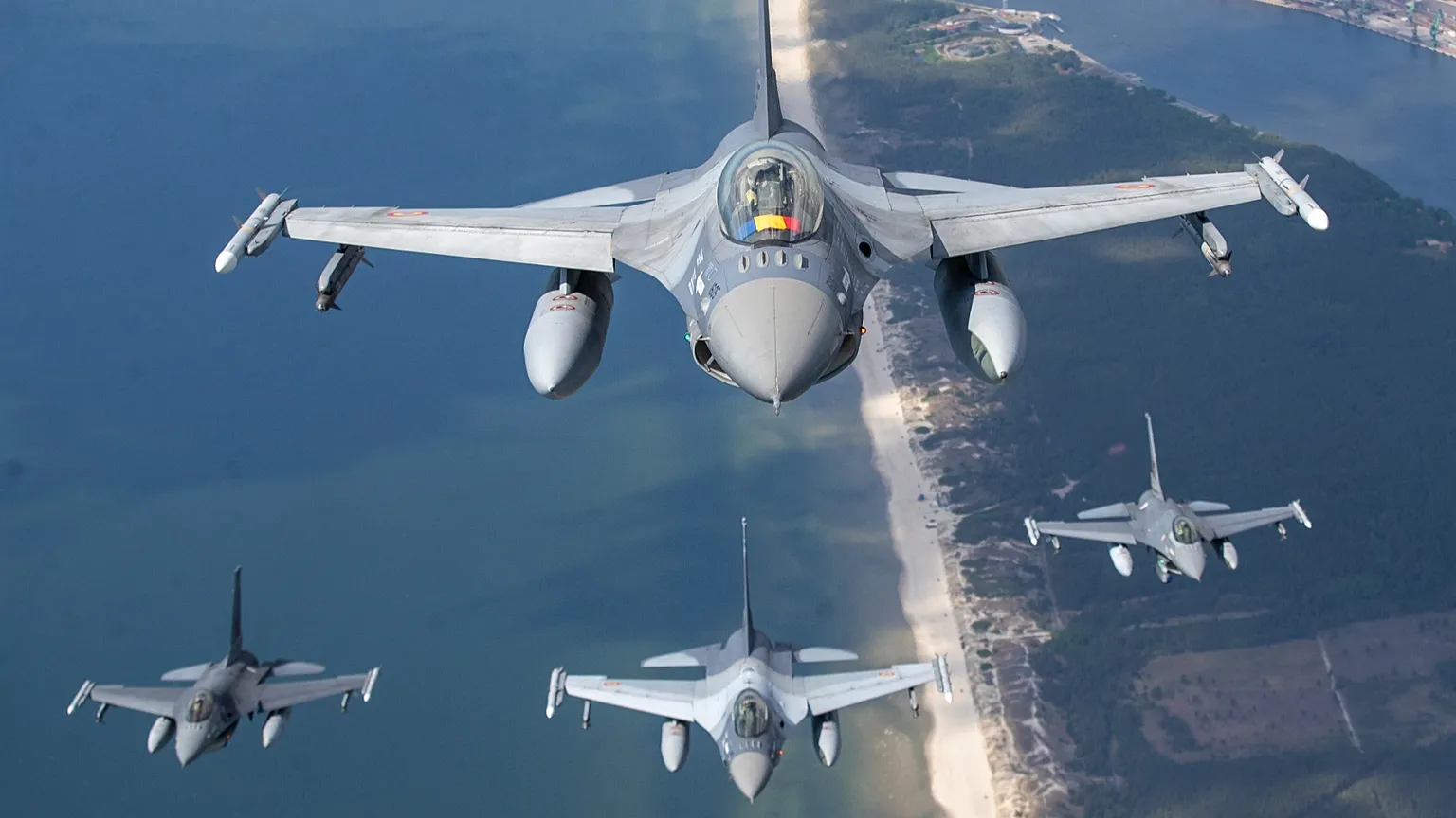Estónia aciona artigo 4.º da NATO após caças russos terem invadido o seu espaço aéreo