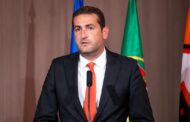 Hugo Soares acusa Ventura de ser “incendiário” por ter ido à manifestação de imigrantes
