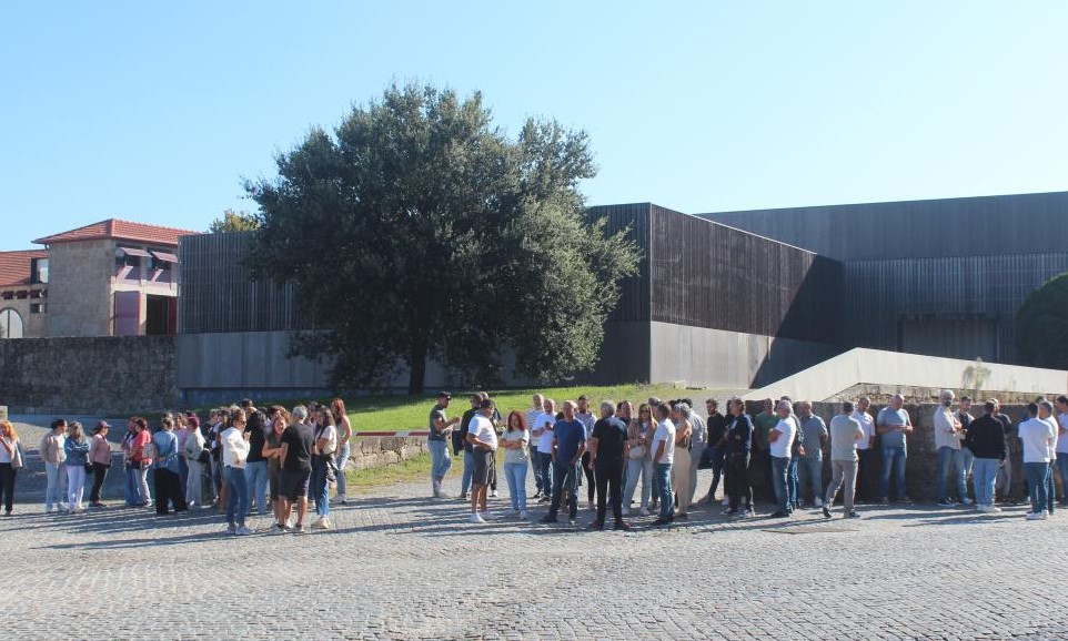 Santo Tirso. Trabalhadores da Polopiqué protestam junto à empresa