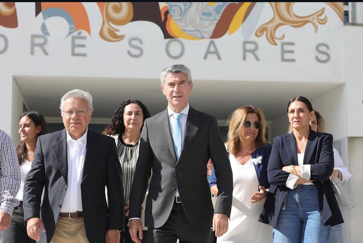 Deputados do PS de Braga vão à escola ver arranque ano letivo