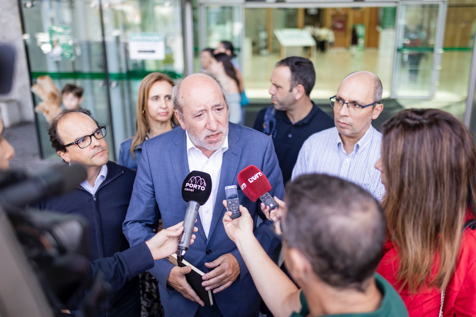 António Filipe visita Hospital de Braga preocupado com a (anunciada) entrega de unidades de saúde a privados