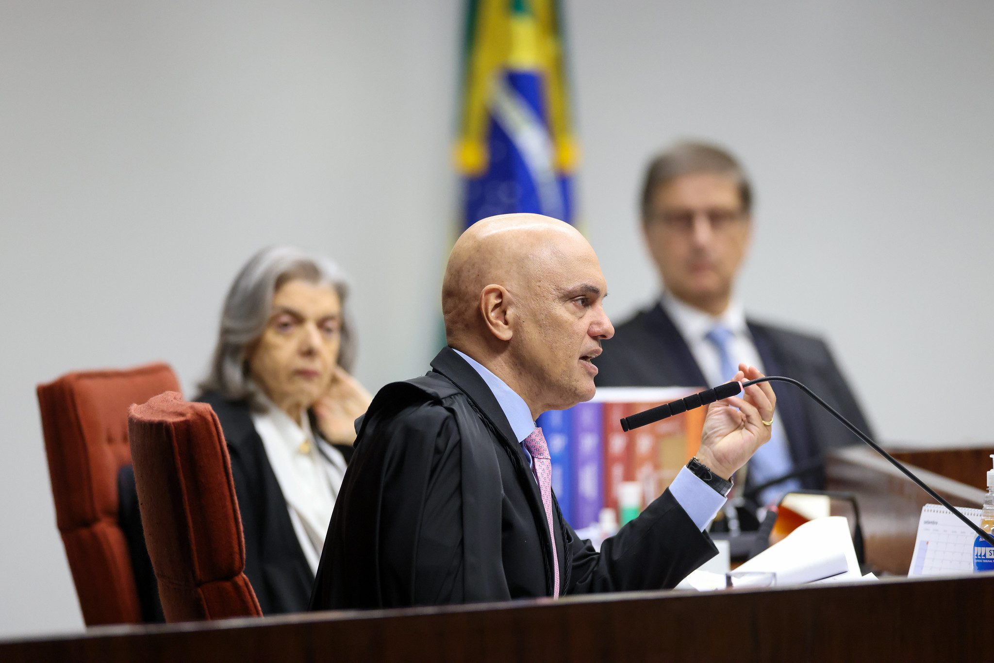 Brasil. Juiz declara Bolsonaro e sete ex-dirigentes culpados por tentativa de golpe de Estado