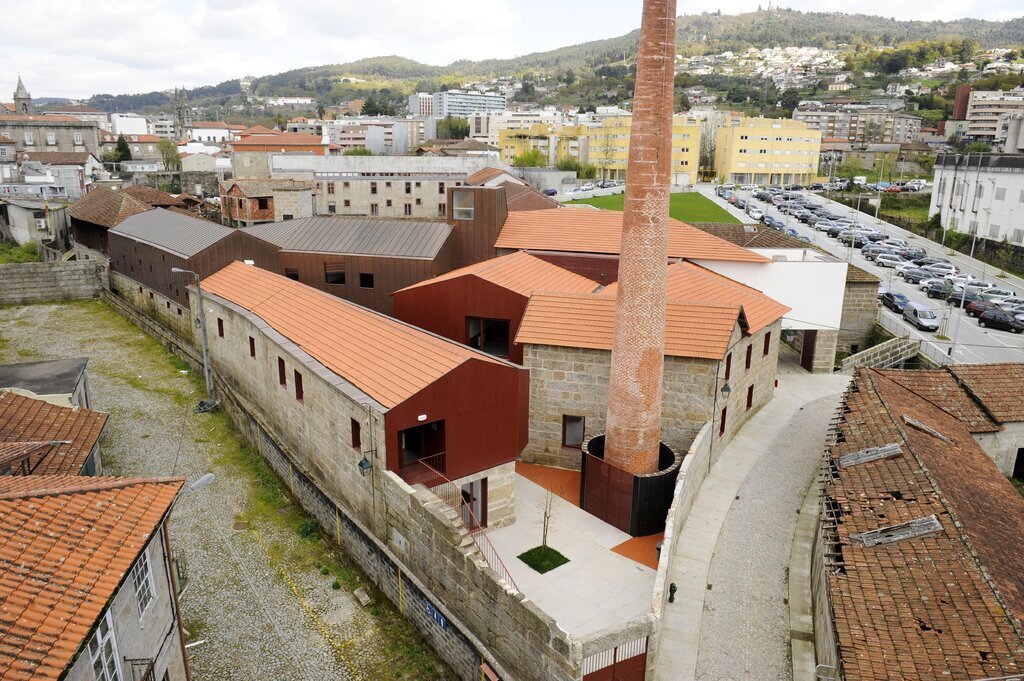 Inauguração do mural ‘Mergulho’ abre 2.º aniversário da Zona de Couros, Património Mundial