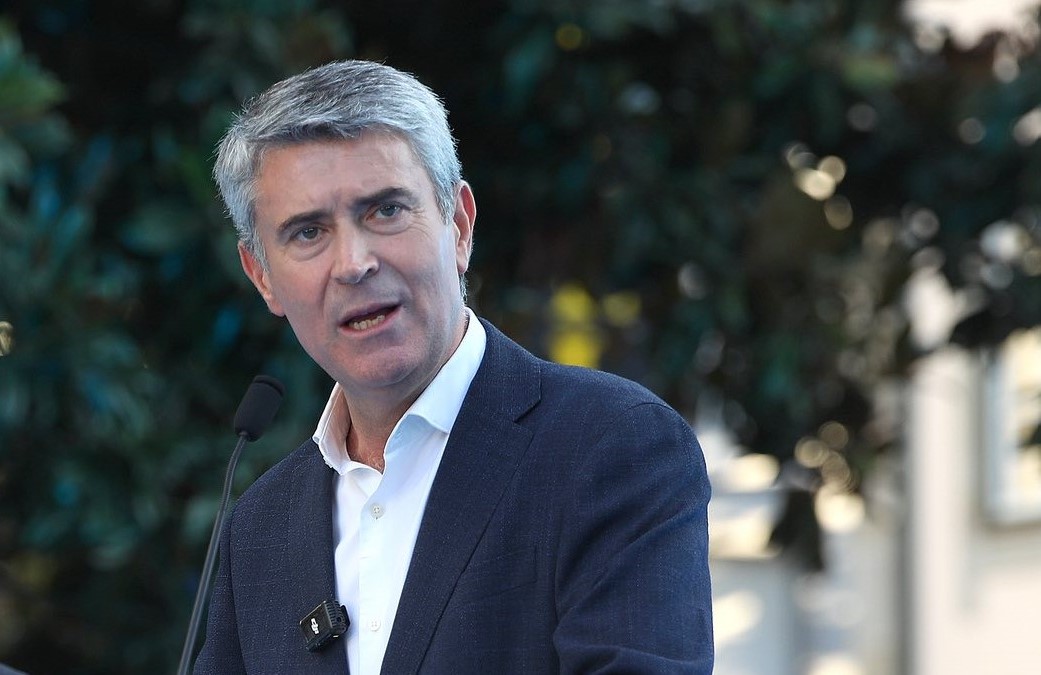 SNS “abalado”. José Luís Carneiro diz em Braga que Governo “falhou em toda a linha” na saúde