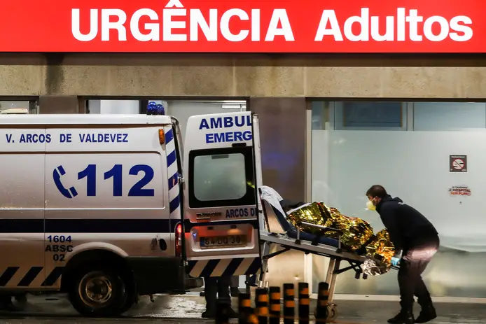 Morreu condutor que embateu contra capela de Joane