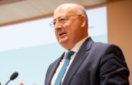 José Manuel Fernandes assina Declaração de ministros da Agricultura para reforço da resposta aos riscos climáticos