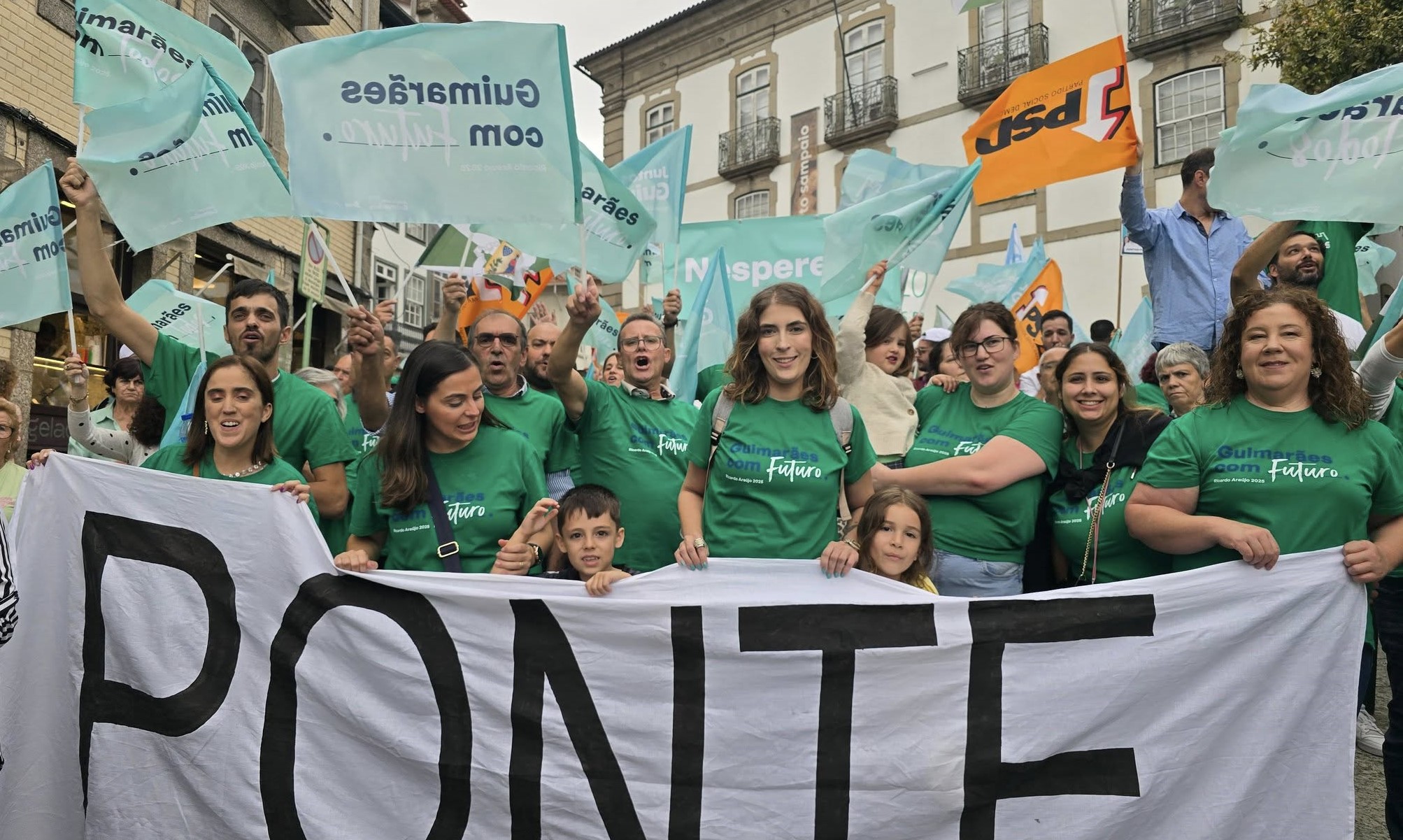 Autárquicas. Comitiva da Juntos por Guimarães atacada com ovos