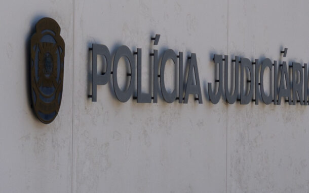 Idoso abusa de menor de 12 anos num estabelecimento comercial