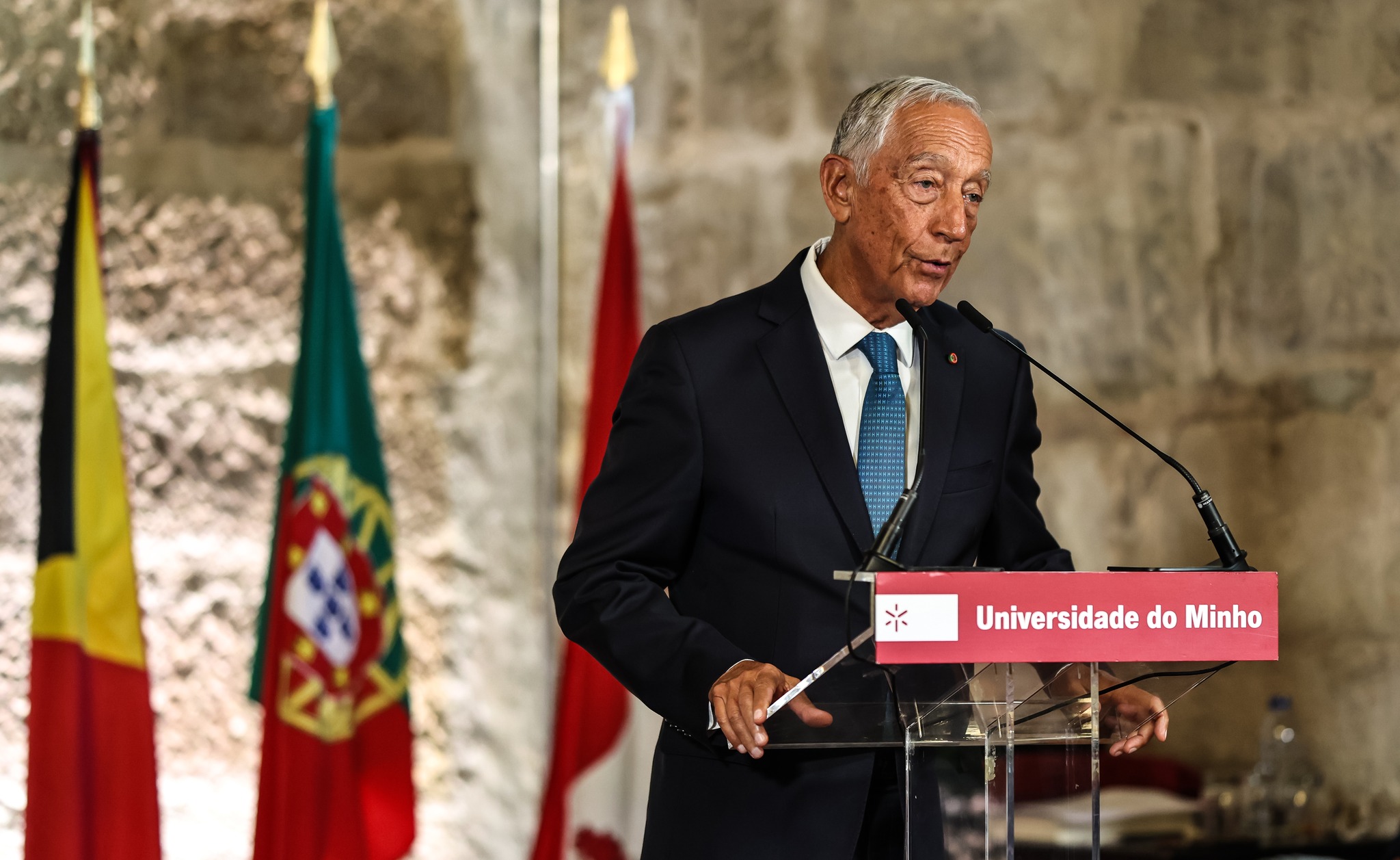 “Não se deve pedir aos políticos para intervirem no domínio da justiça”, afirma Marcelo em Braga