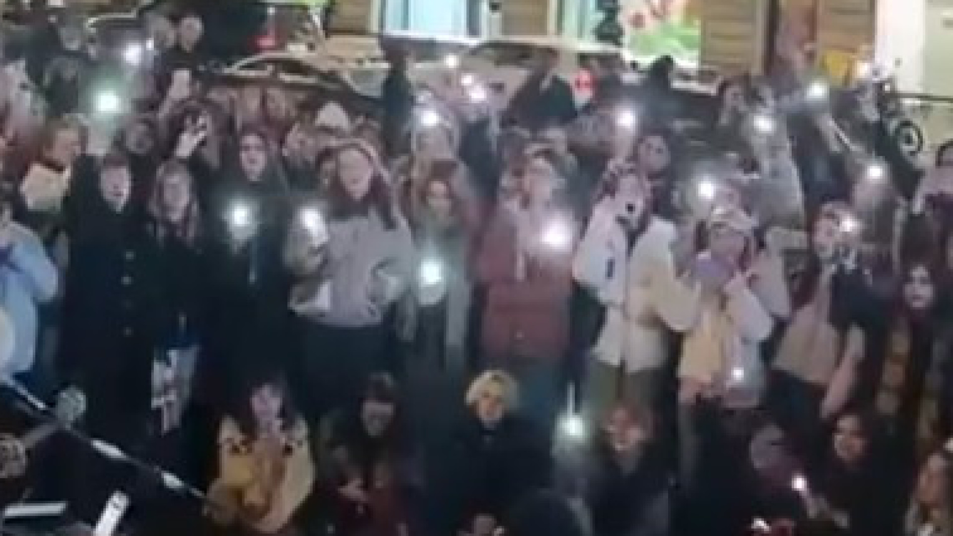 Jovens russos cantam 'rap' anti-guerra em São Petersburgo (c/vídeo)