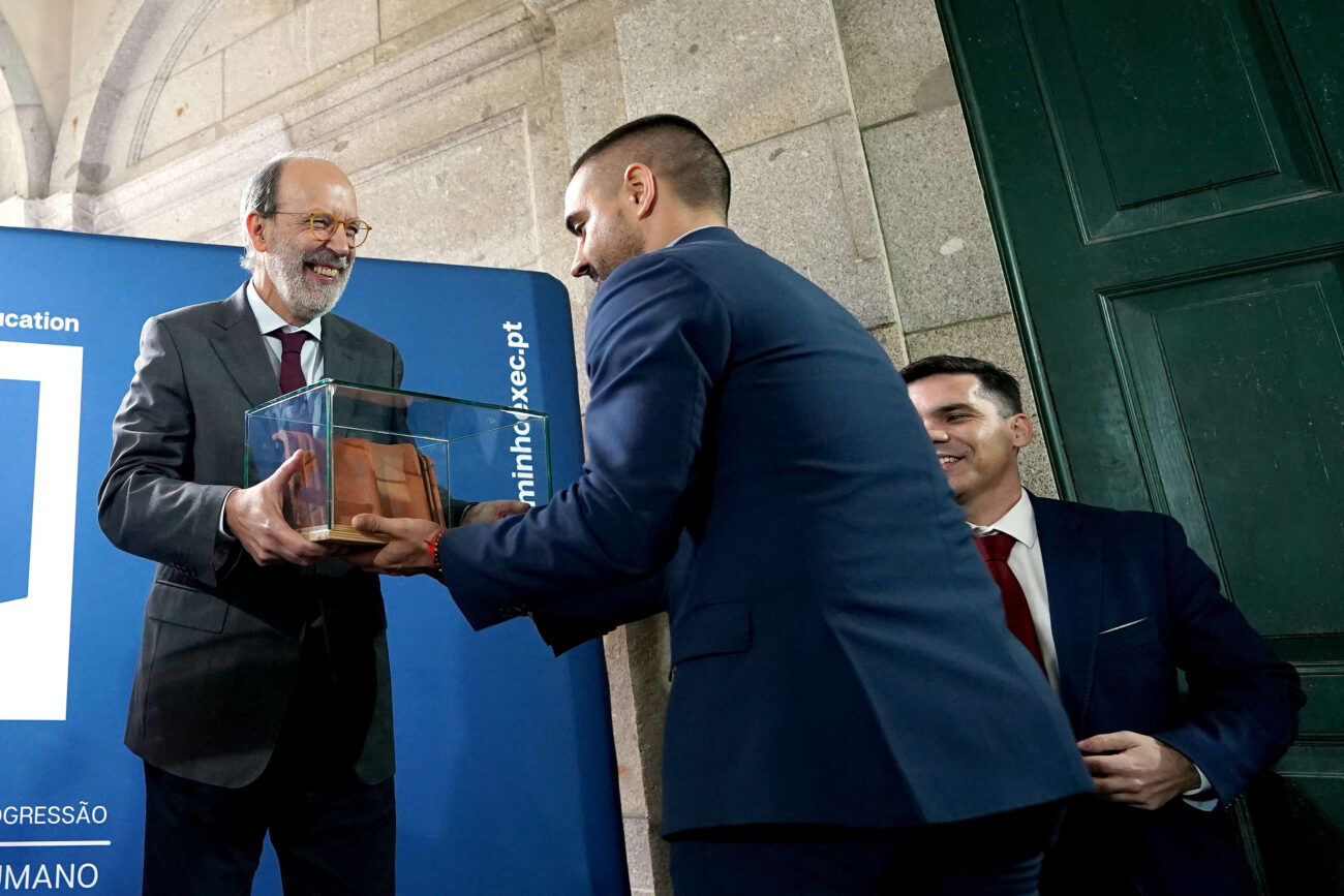 Braga. Velho edifício do Castelo recebe “primeira telha” da nova Escola de Executivos da Universidade do Minho