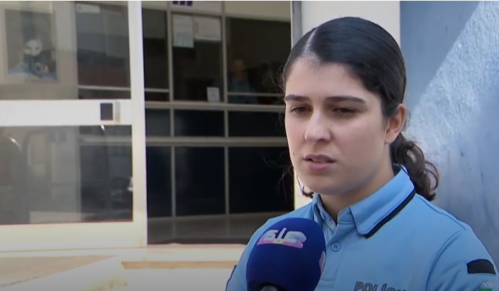 Bebé nasce dentro do carro à porta de hospital de Sintra com ajuda de mulher polícia