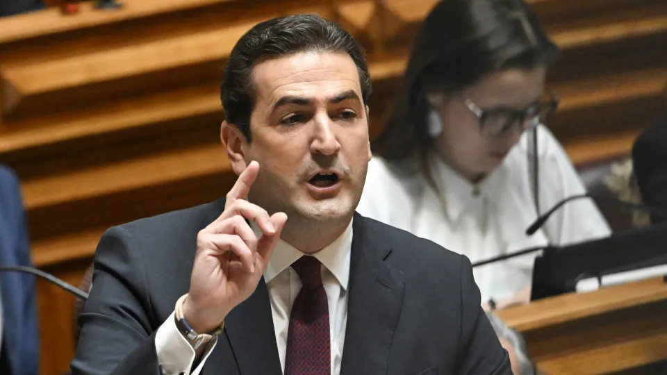 PSD adia (novamente) discussão sobre Lei da Nacionalidade