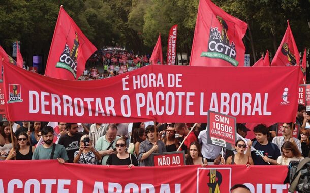 Catarina Martins, António Filipe e Jorge Pinto na rua contra pacote laboral
