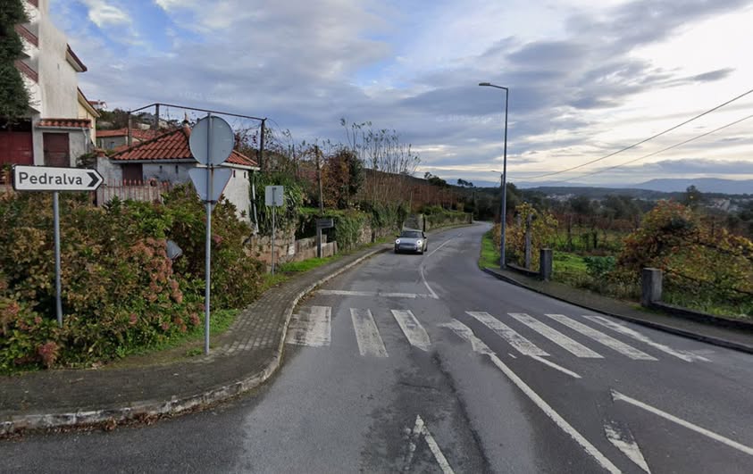 Braga dá “máxima prioridade” às estradas e adjudica repavimentação da avenida de Requeixo