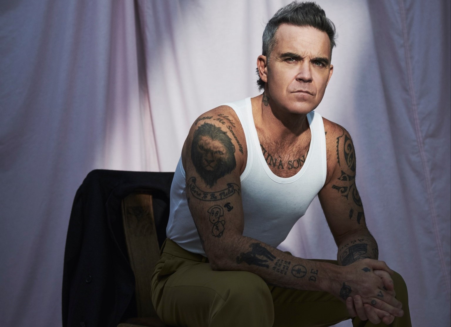 Robbie Williams perde parte da visão por usar medicamentos para emagrecer