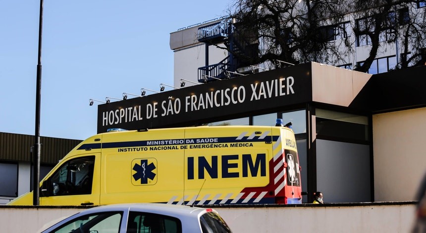 Bebé nasce em Uber a caminho do hospital