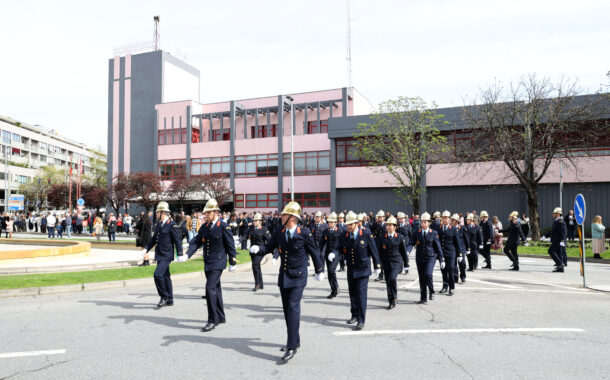 Bombeiros de Guimarães reforçam meios e apresentam nova geração de jovens bombeiros