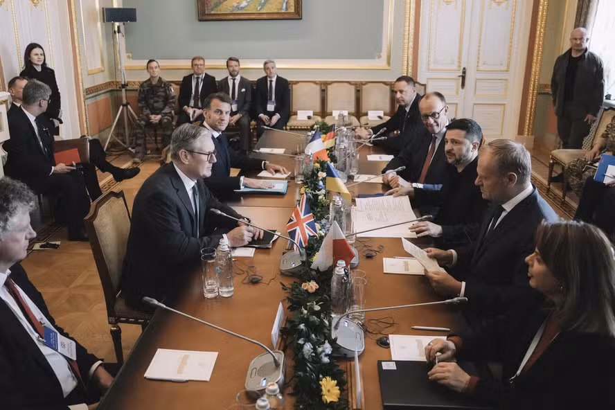 “Momento decisivo”. Zelensky reúne-se com Starmer, Macron e Merz